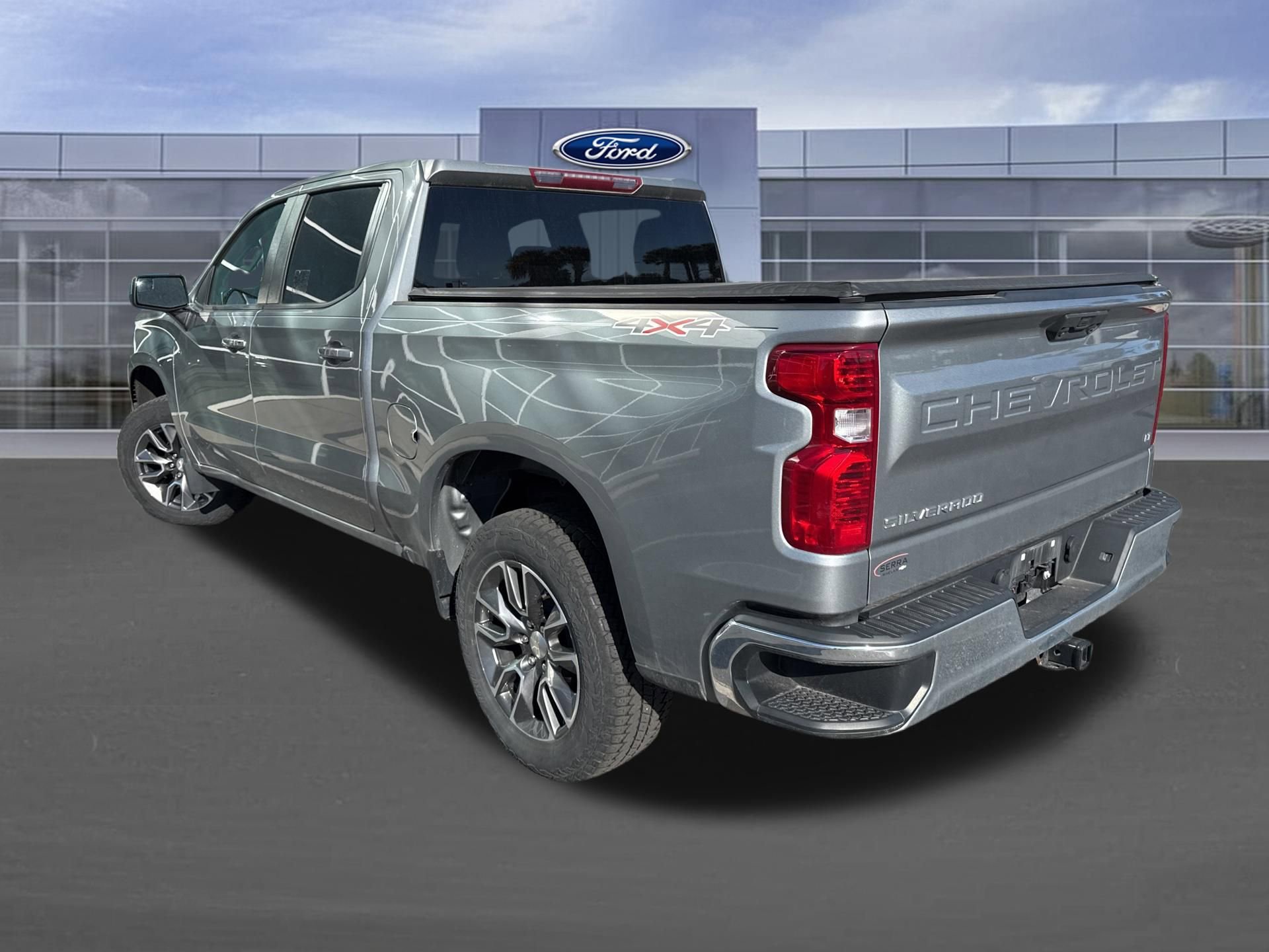 Used 2023 Chevrolet Silverado 1500 LT AWD/4WD image 7