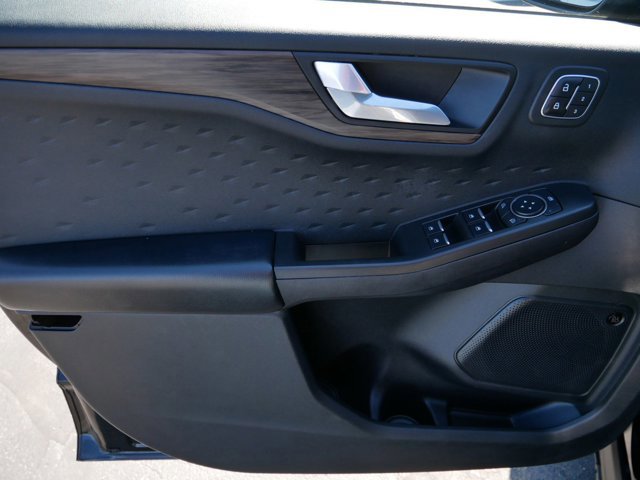 Certified 2020 Ford Escape Titanium AWD/4WD image 10