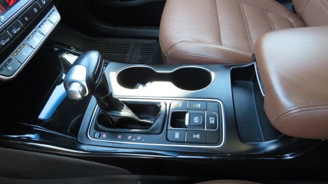 Used 2019 Kia Sorento SX image 19