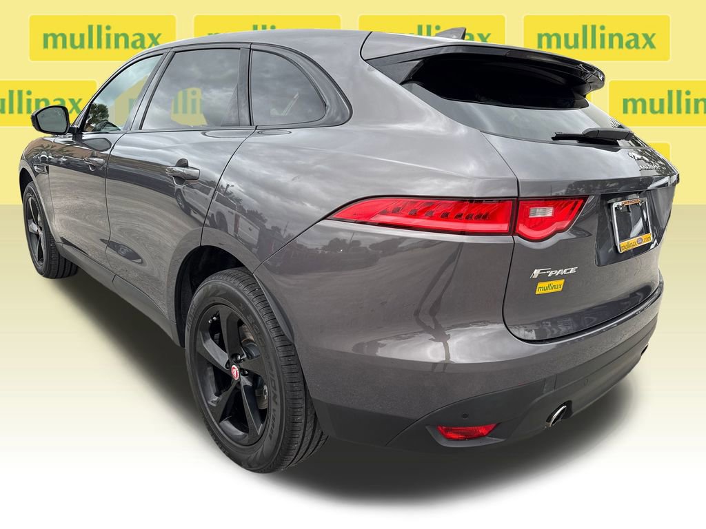 Used 2017 Jaguar F-PACE Premium image 4