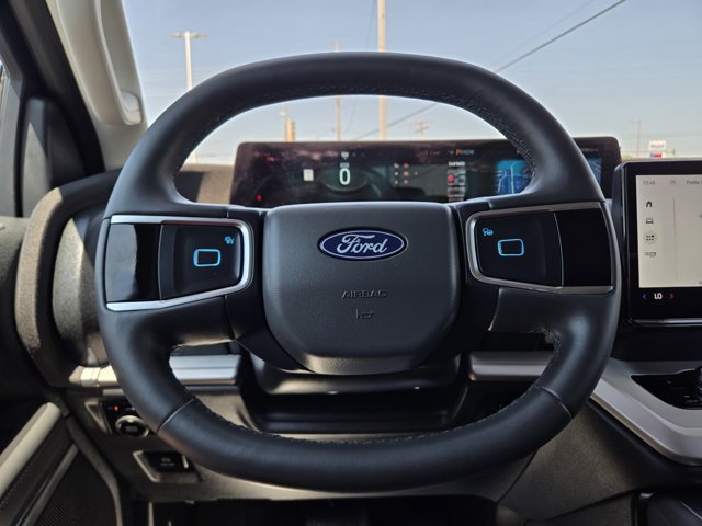 Certified 2025 Ford Expedition Active AWD/4WD image 18