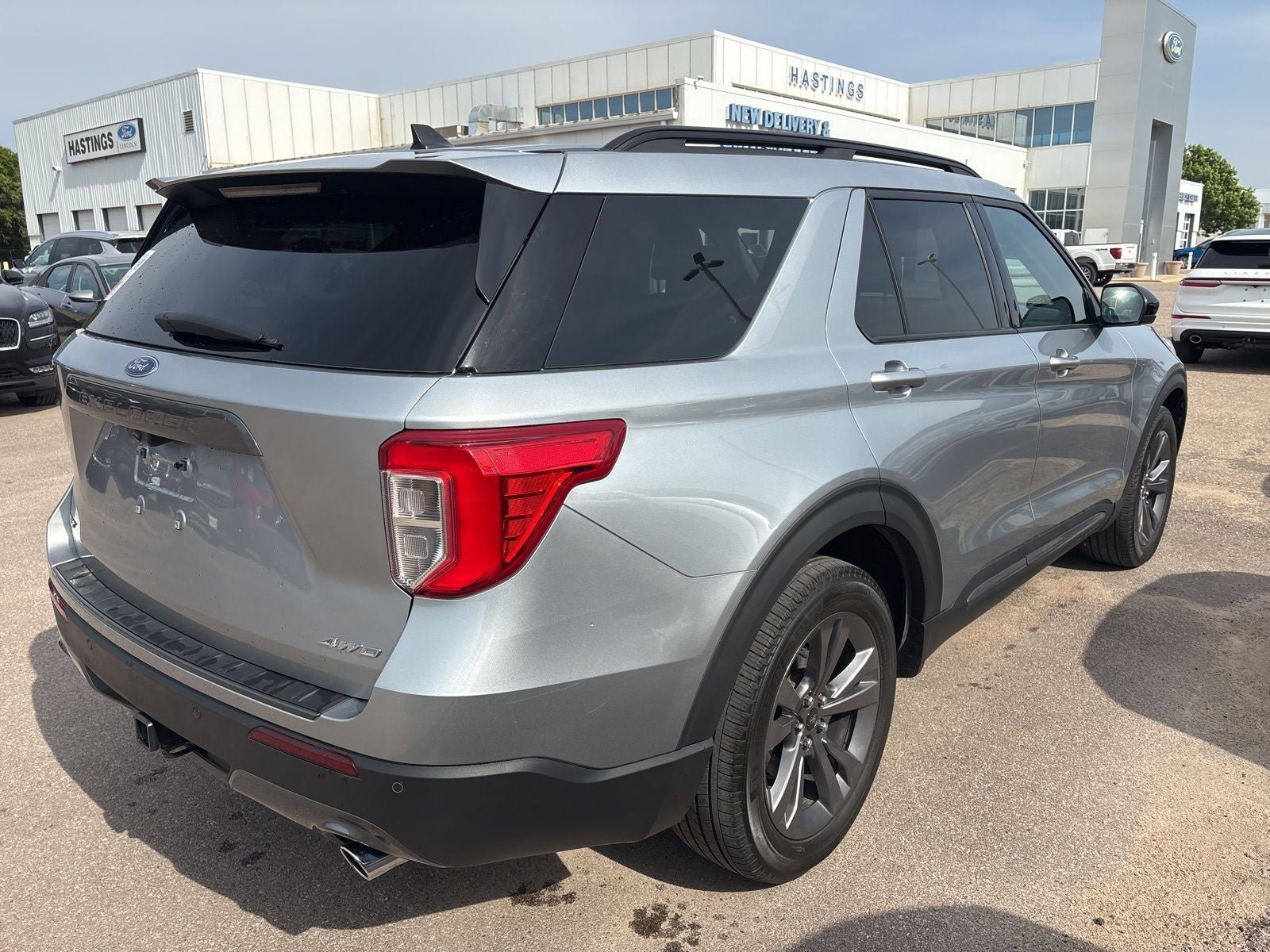 Certified 2023 Ford Explorer XLT w/ Equipment Group 202A AWD/4WD image 6