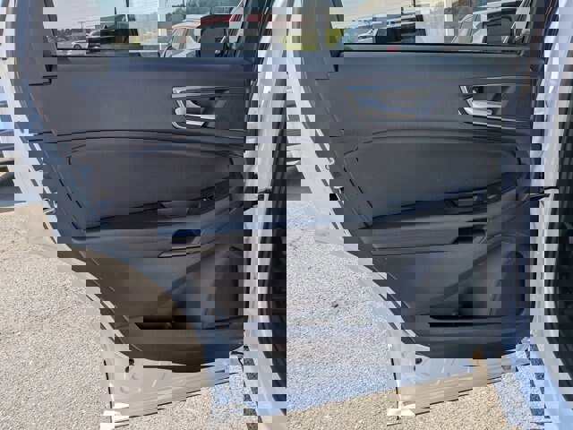 Certified 2024 Ford Edge SE w/ Black Appearance Package image 24