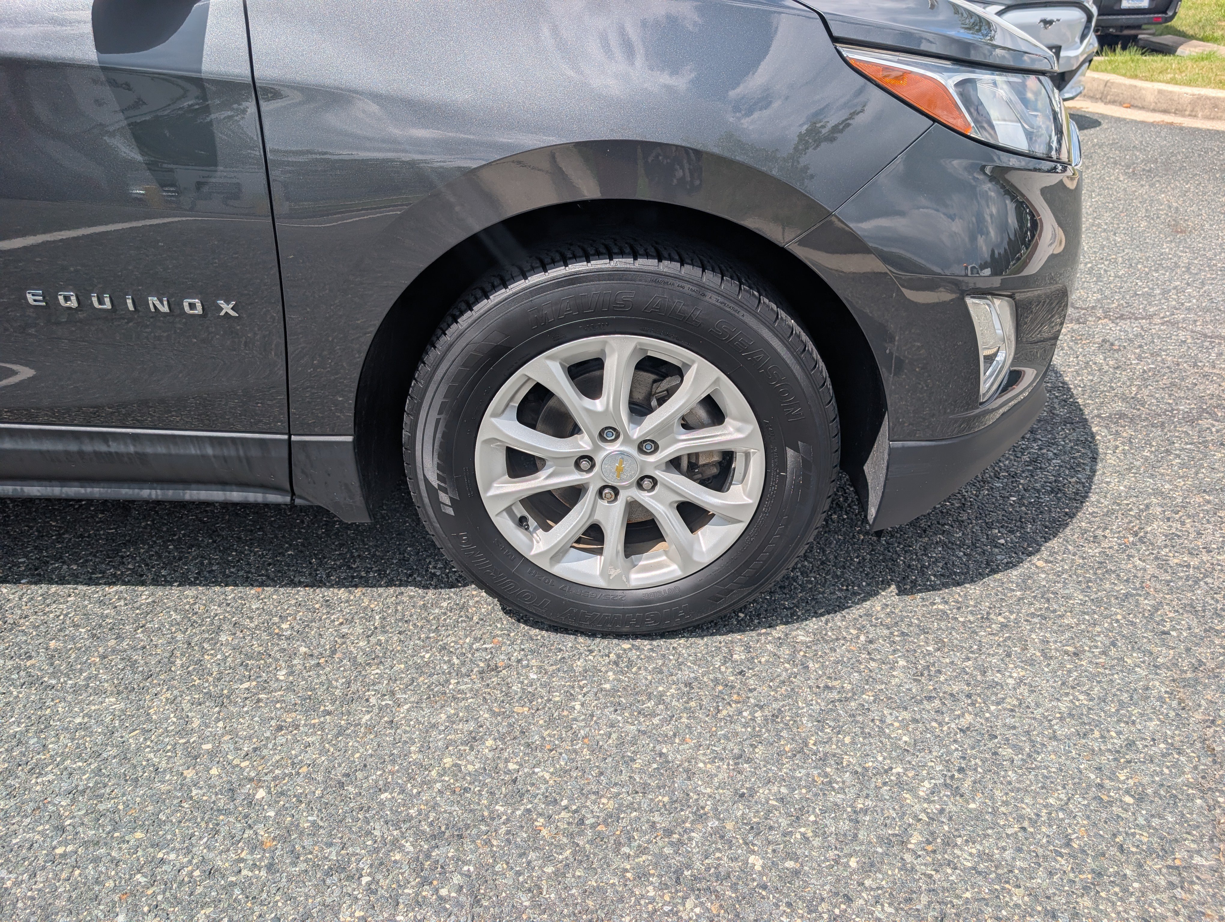 Used 2018 Chevrolet Equinox LS FWD image 9
