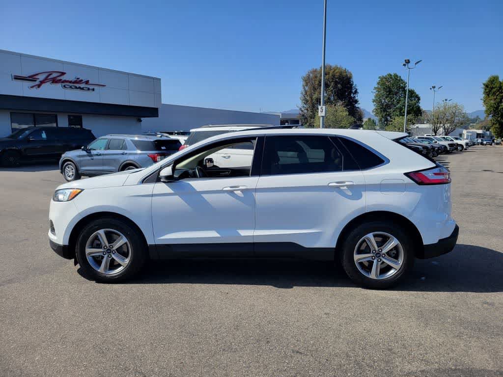 Certified 2022 Ford Edge SEL w/ Convenience Package AWD/4WD image 2