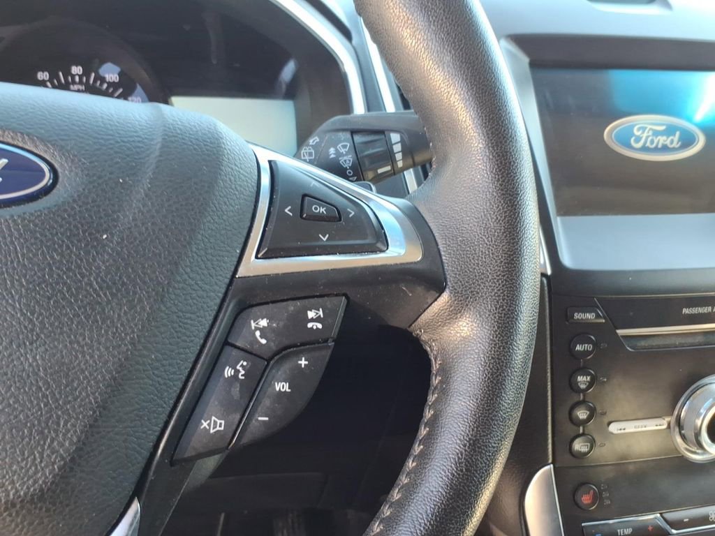 Certified 2019 Ford Edge Titanium w/ Cold Weather Package AWD/4WD image 18