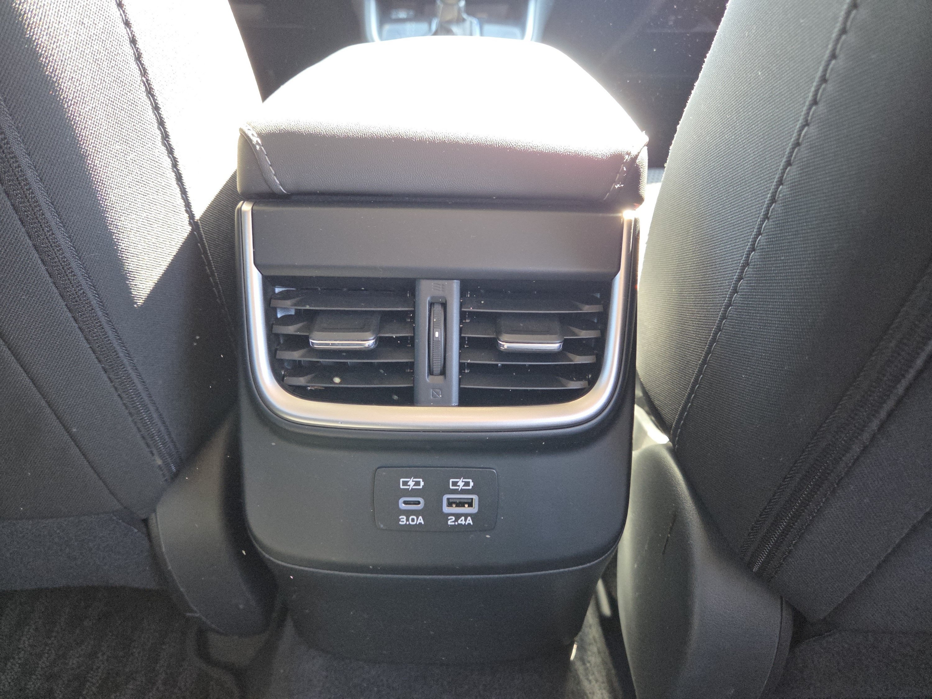 Used 2024 Subaru Outback Premium AWD/4WD image 27