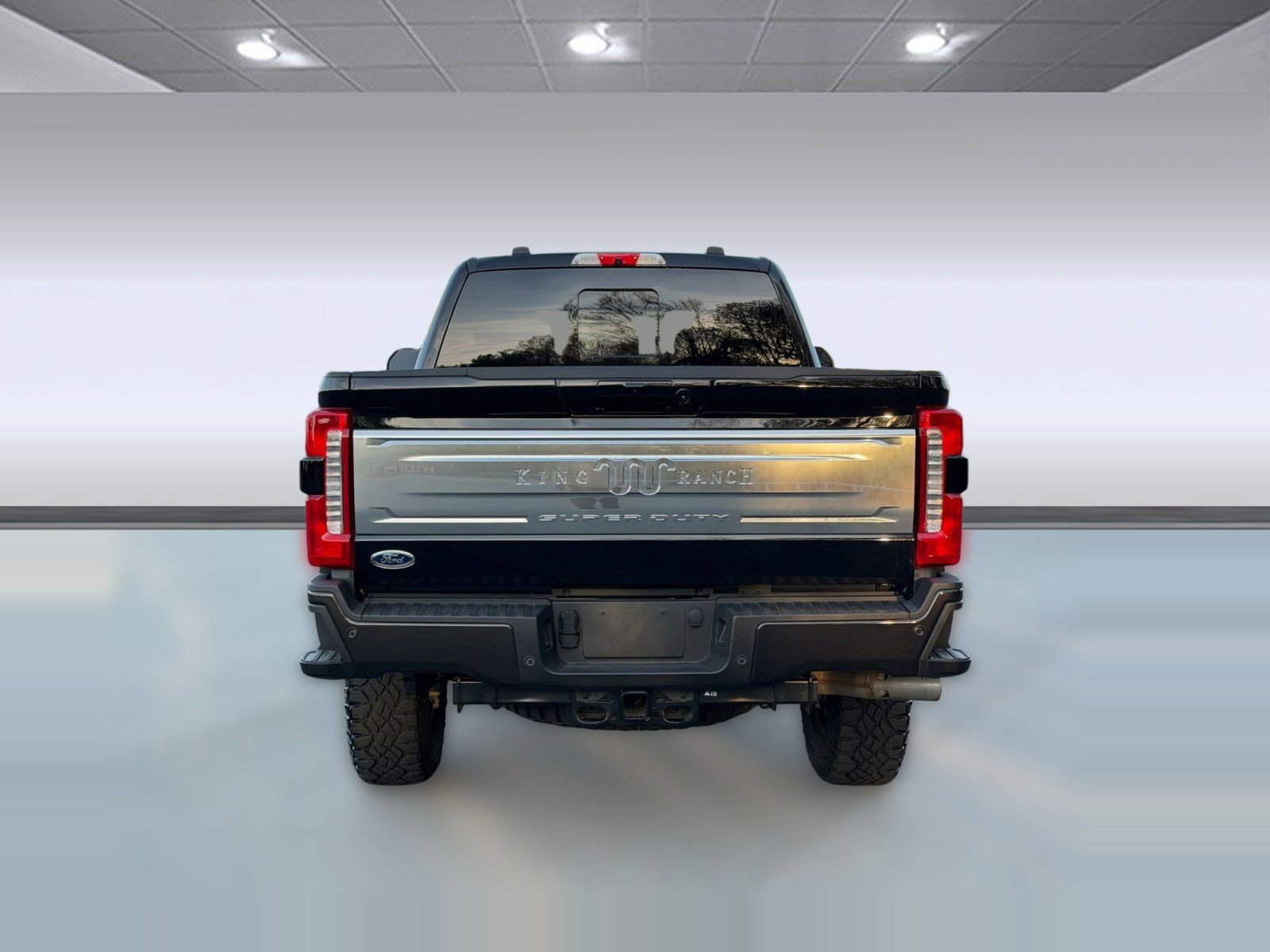 Certified 2025 Ford F250 King Ranch w/ Tremor Off-Road Package image 4