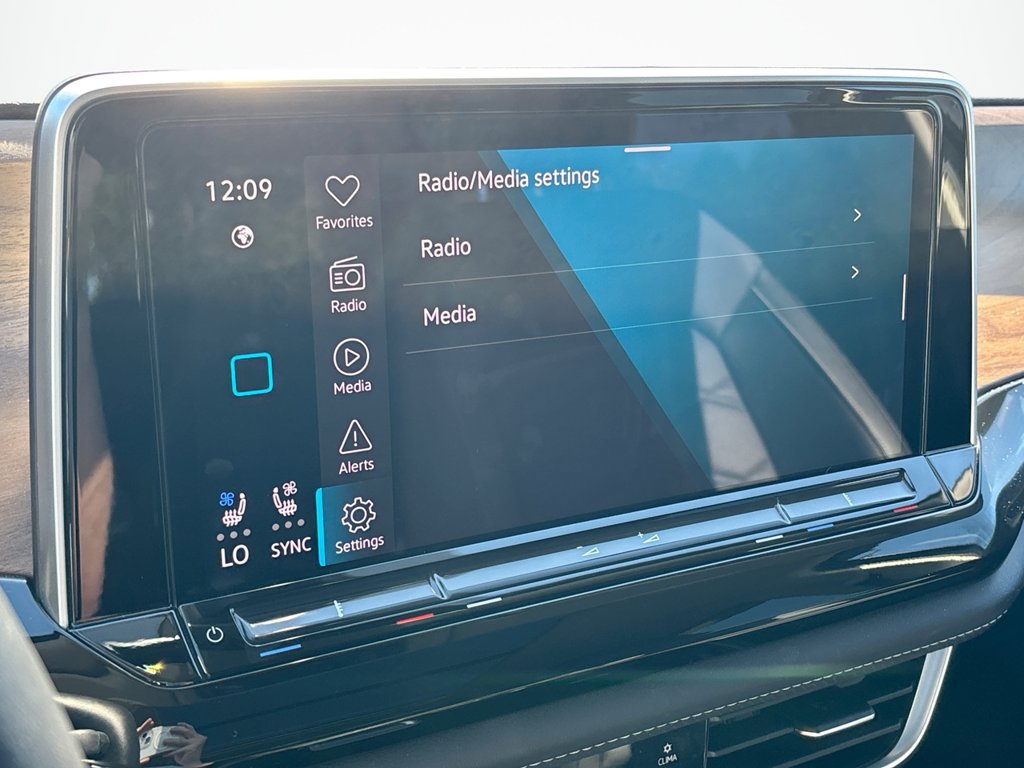 Used 2025 Volkswagen Atlas SE w/ Panoramic Sunroof Package AWD/4WD image 39