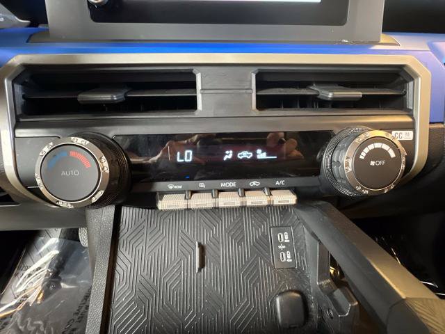 Used 2025 Toyota Tacoma TRD Off-Road AWD/4WD image 25