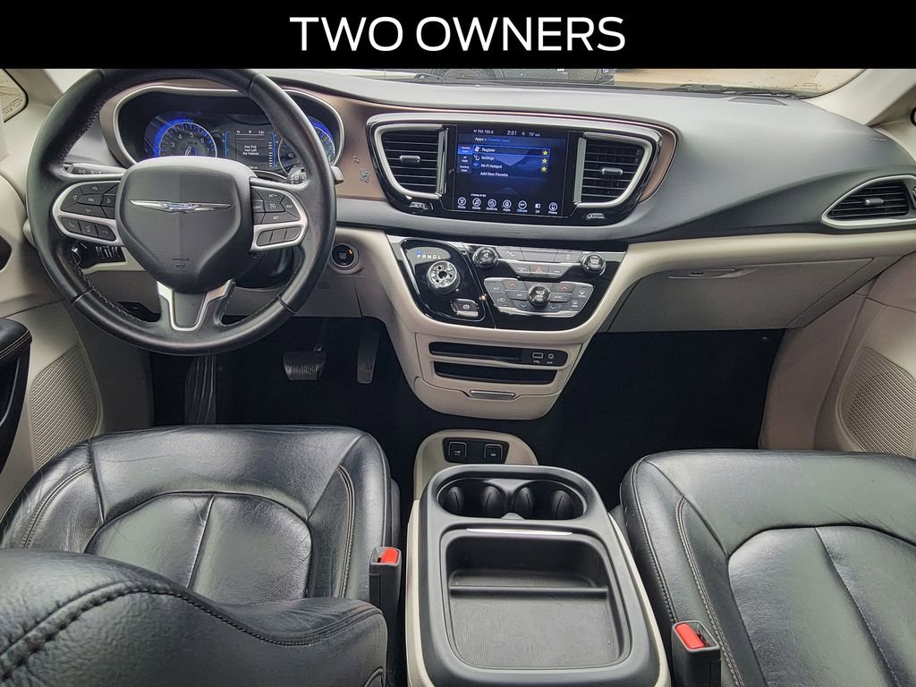 Used 2017 Chrysler Pacifica Touring-L FWD image 8