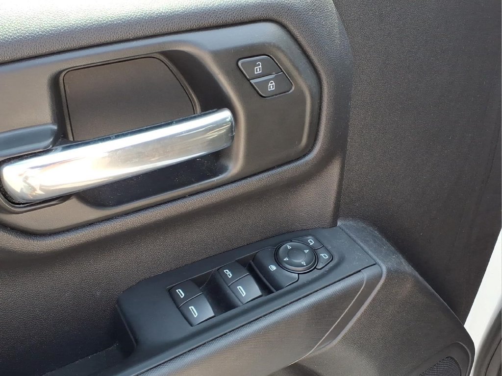 Used 2024 Chevrolet Silverado 1500 Custom Trail Boss w/ LPO, Dark Essentials Package AWD/4WD image 17