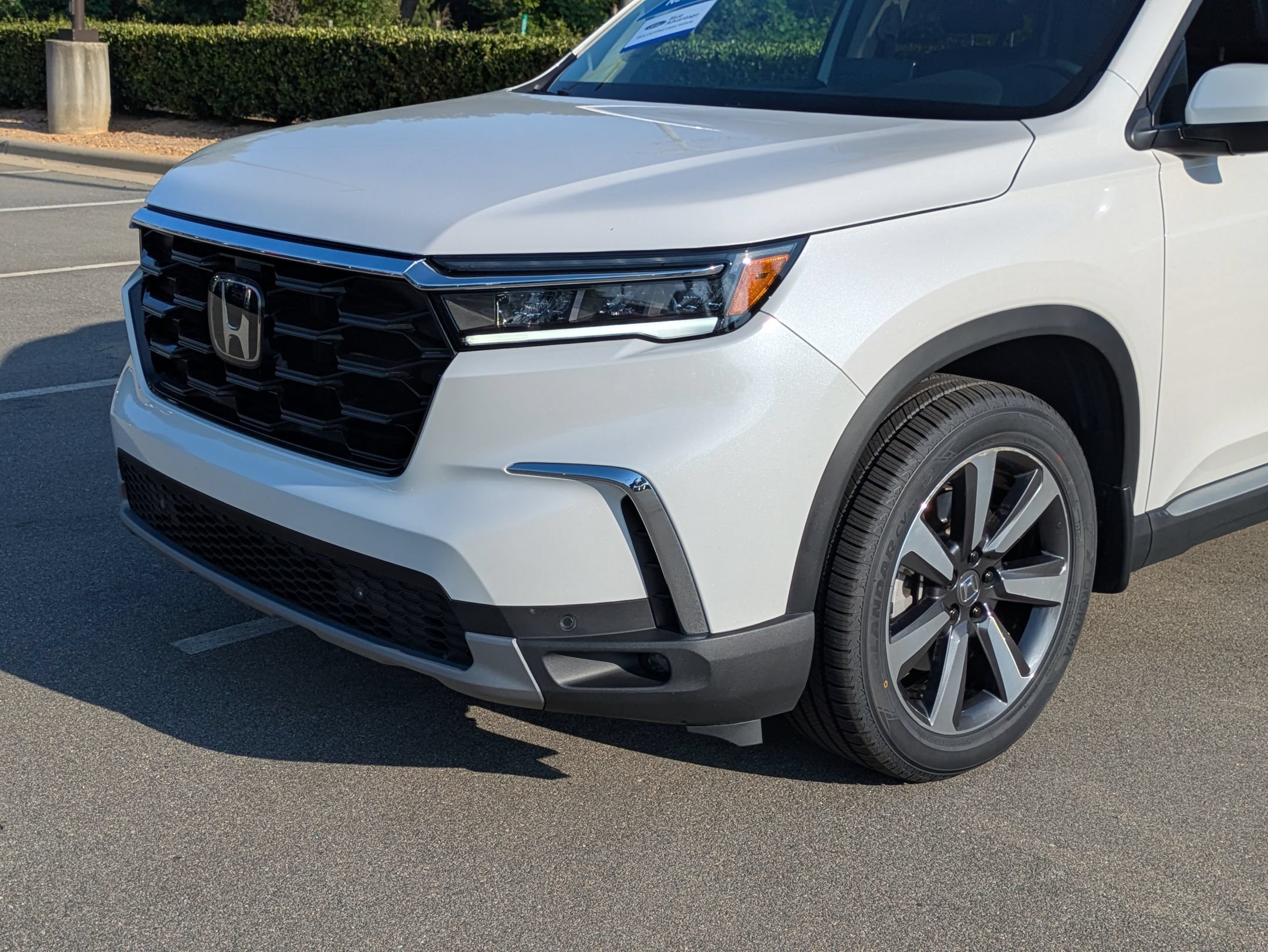 Used 2024 Honda Pilot Touring image 10