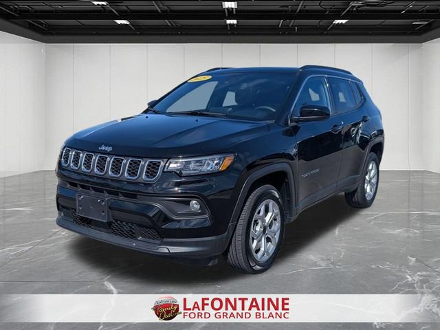 Used 2025 Jeep Compass Latitude w/ Sun & Sound Group image 8