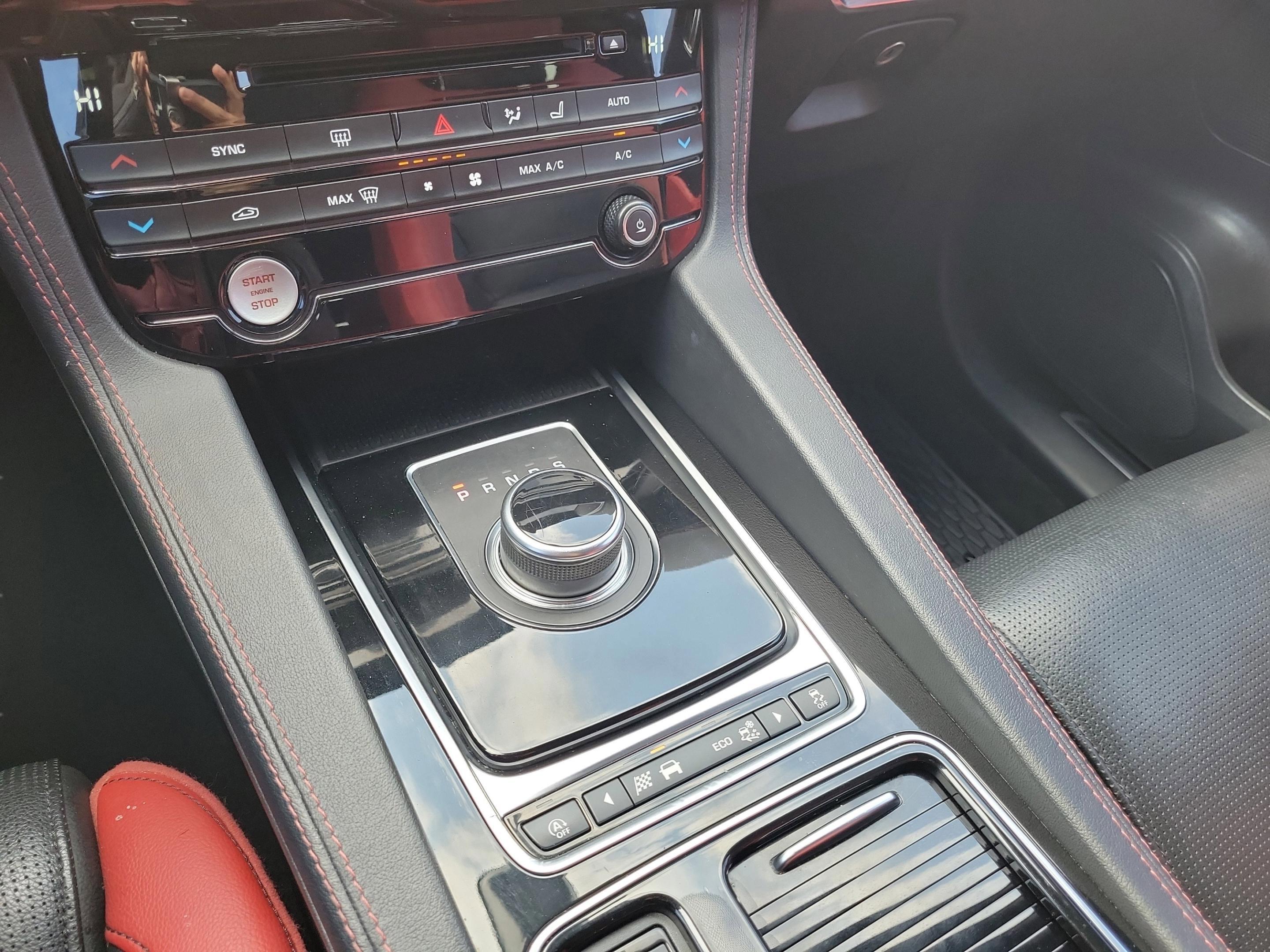 Used 2020 Jaguar F-PACE S AWD/4WD image 29
