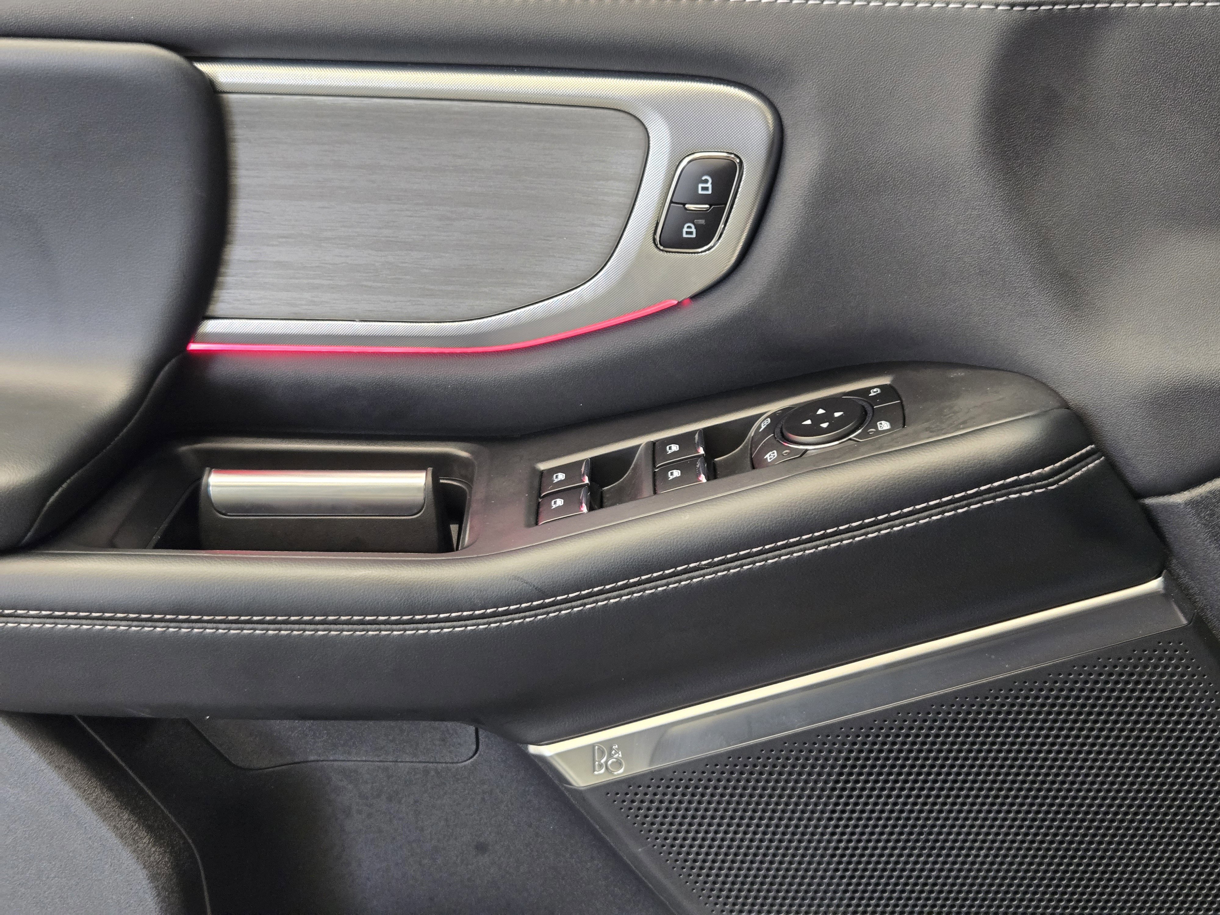 Certified 2025 Ford Expedition Platinum w/ Driver's Package AWD/4WD image 24