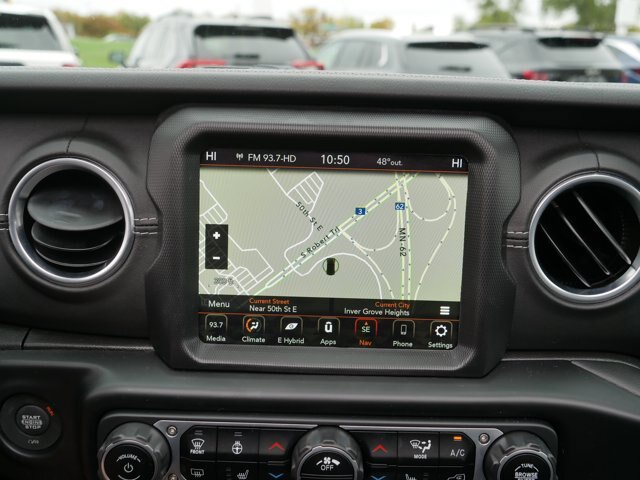 Used 2023 Jeep Wrangler Unlimited Sahara w/ Cold Weather Group AWD/4WD image 25