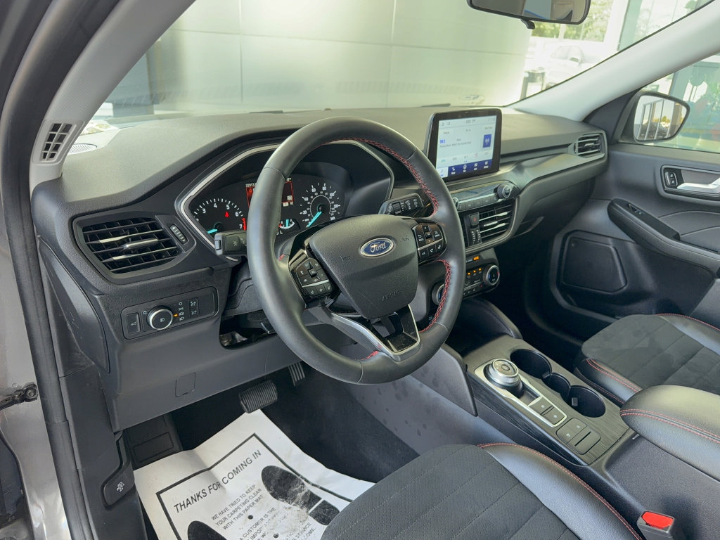 Certified 2022 Ford Escape SEL w/ SEL Stealth AWD Package image 11