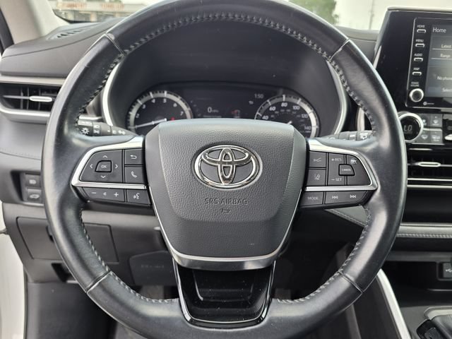 Used 2021 Toyota Highlander XLE FWD image 25