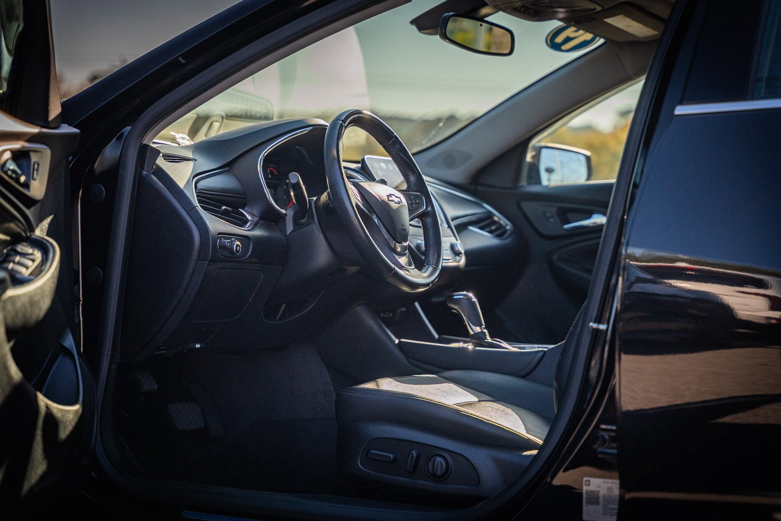 Used 2019 Chevrolet Malibu LT w/ Leather Package image 18