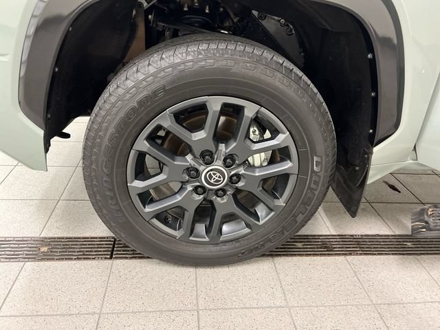 Used 2024 Toyota Tundra Platinum AWD/4WD image 10