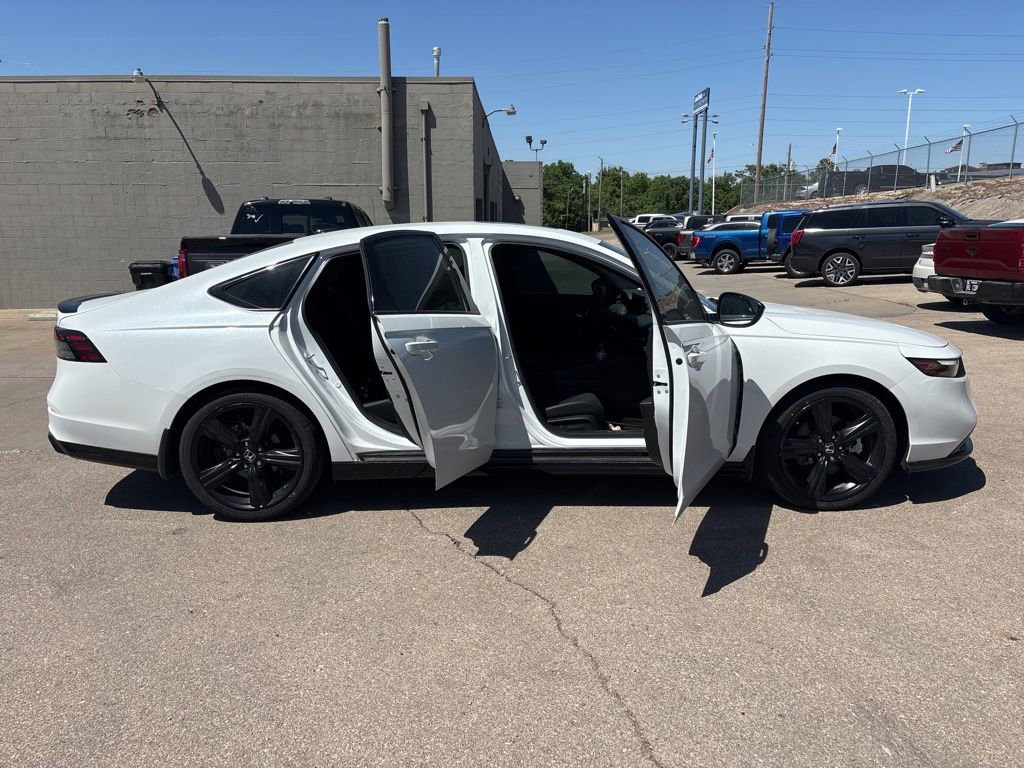 Used 2023 Honda Accord Sport image 8