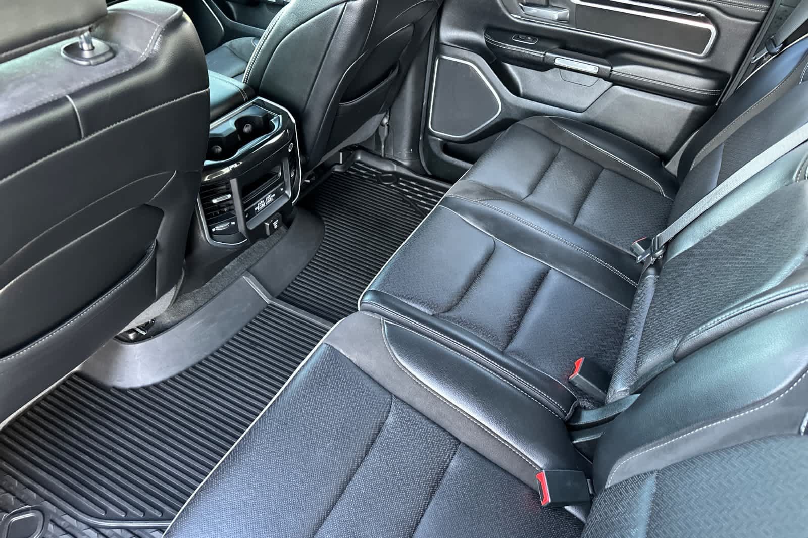 Used 2021 RAM 1500 Laramie AWD/4WD image 4