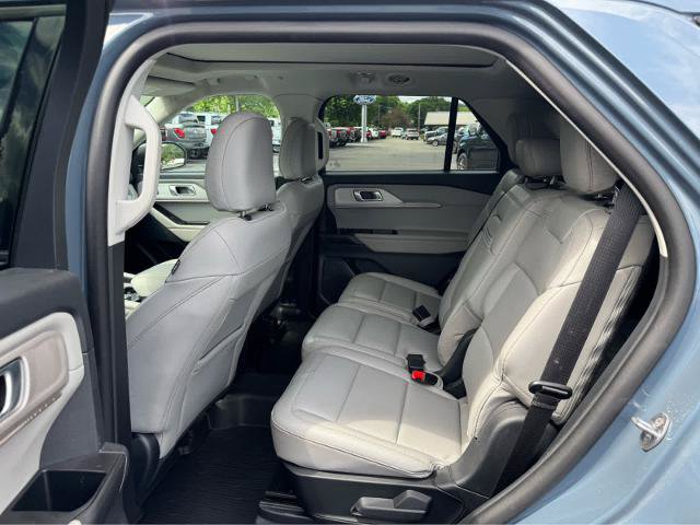 Certified 2025 Ford Explorer Active w/ Active Comfort Package AWD/4WD image 11