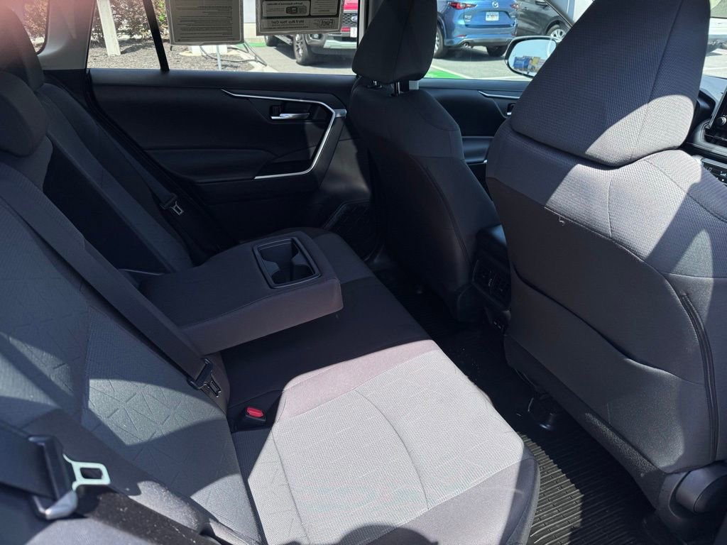 Used 2024 Toyota RAV4 XLE FWD image 20