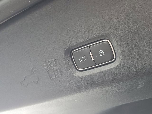 Certified 2025 Ford Expedition Active AWD/4WD image 36