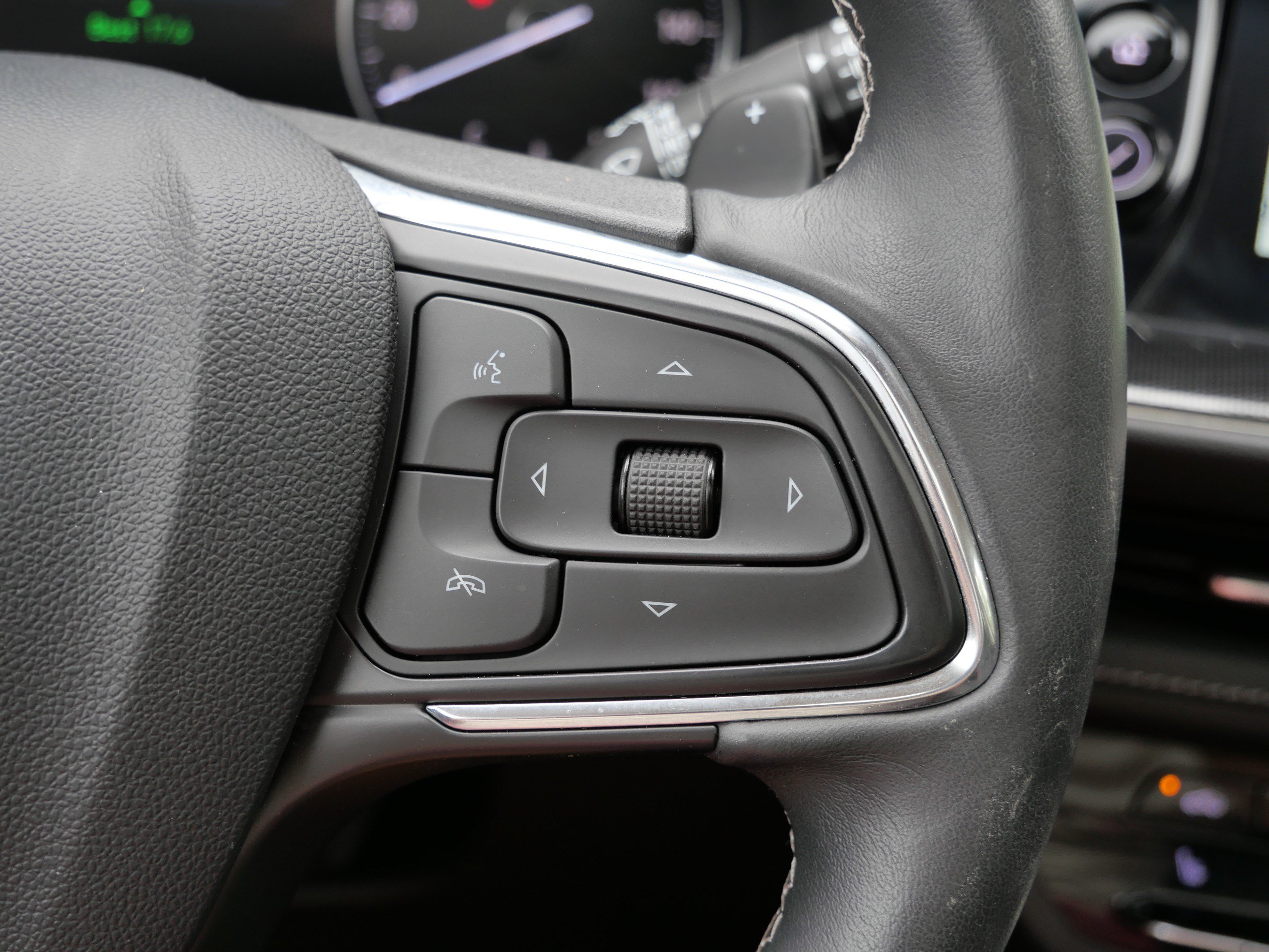 Used 2022 Buick Envision Essence w/ Technology Package II AWD/4WD image 29