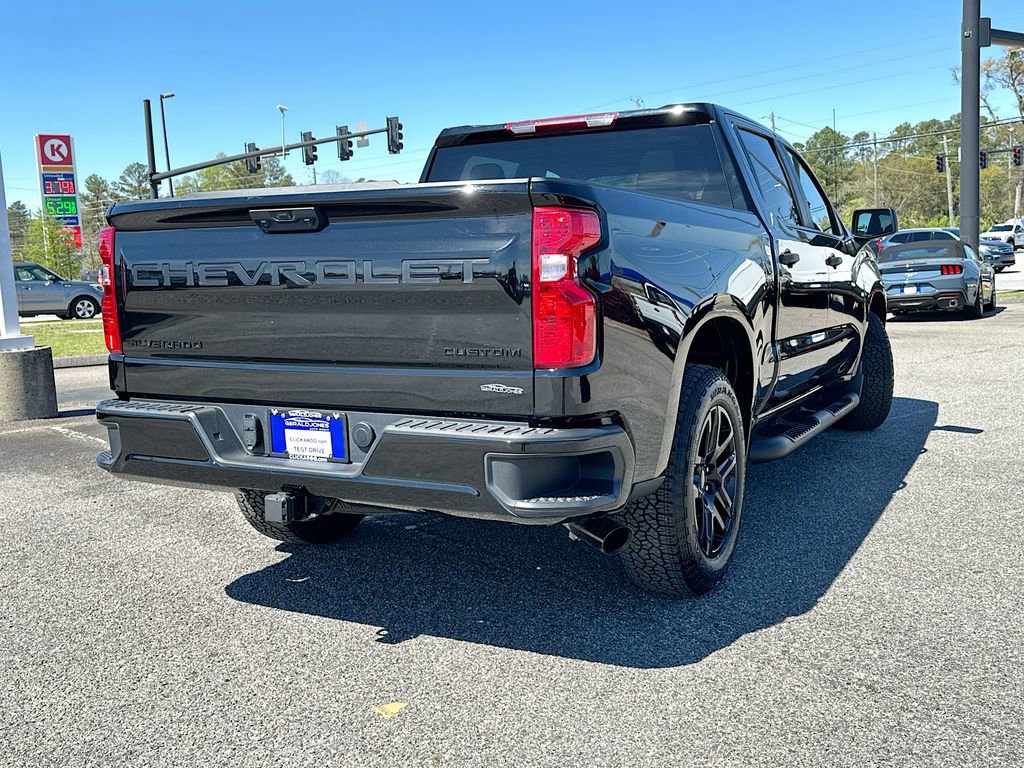 Used 2025 Chevrolet Silverado 1500 Custom w/ Turbomax Blackout Package image 4