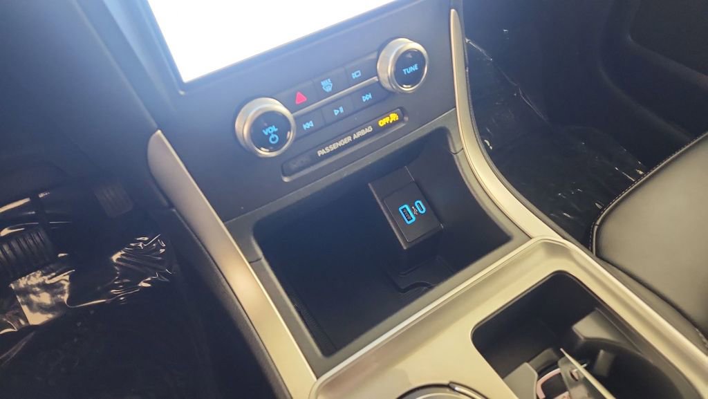 Certified 2024 Ford Edge SEL w/ Convenience Package image 19