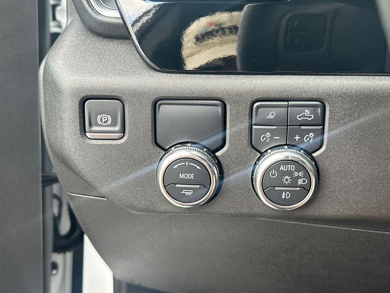 Used 2025 GMC Sierra 1500 SLT RWD image 33