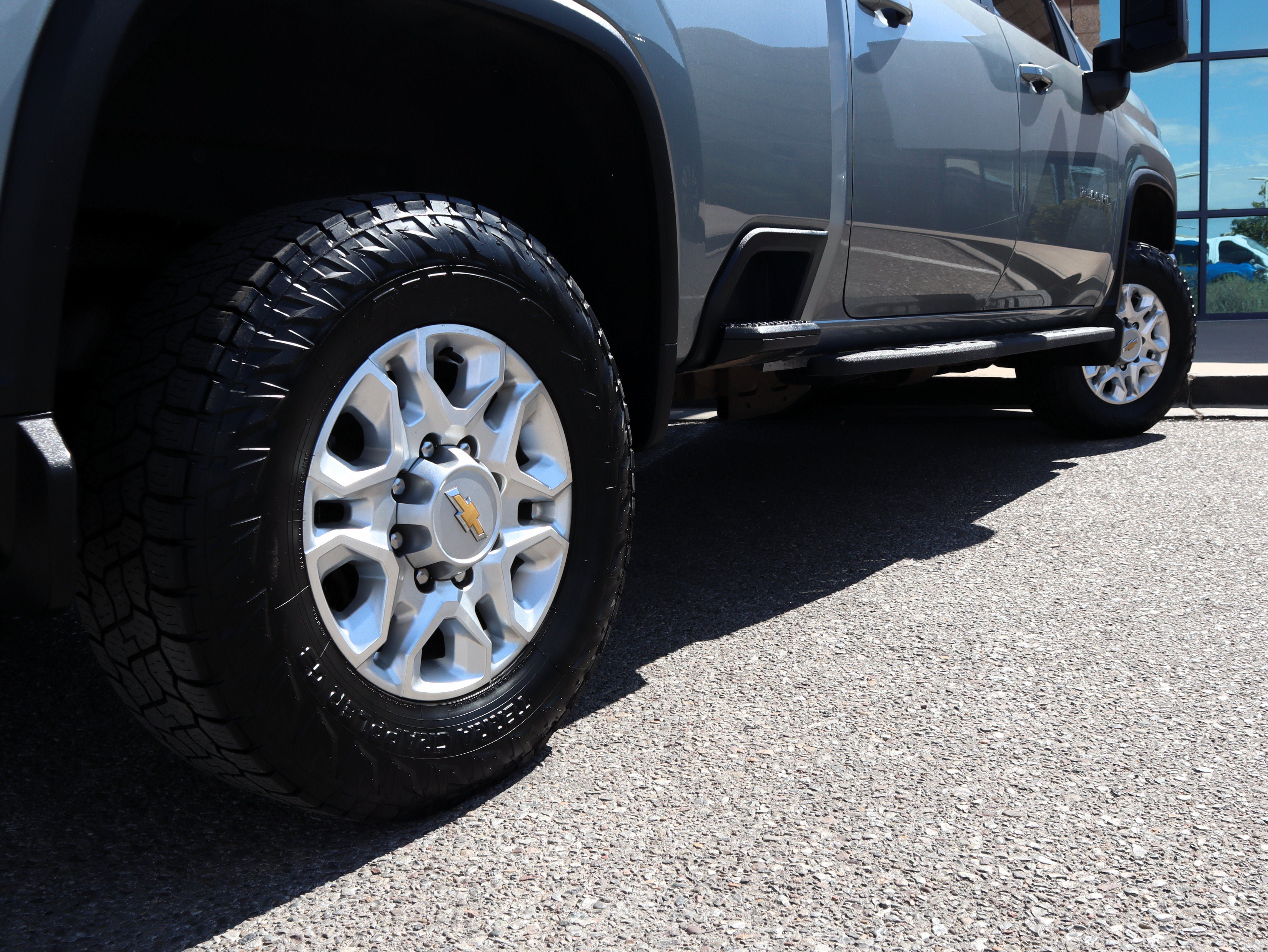 Used 2024 Chevrolet Silverado 2500 LT AWD/4WD image 11
