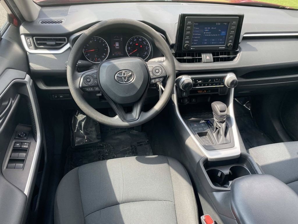Used 2021 Toyota RAV4 LE FWD image 15