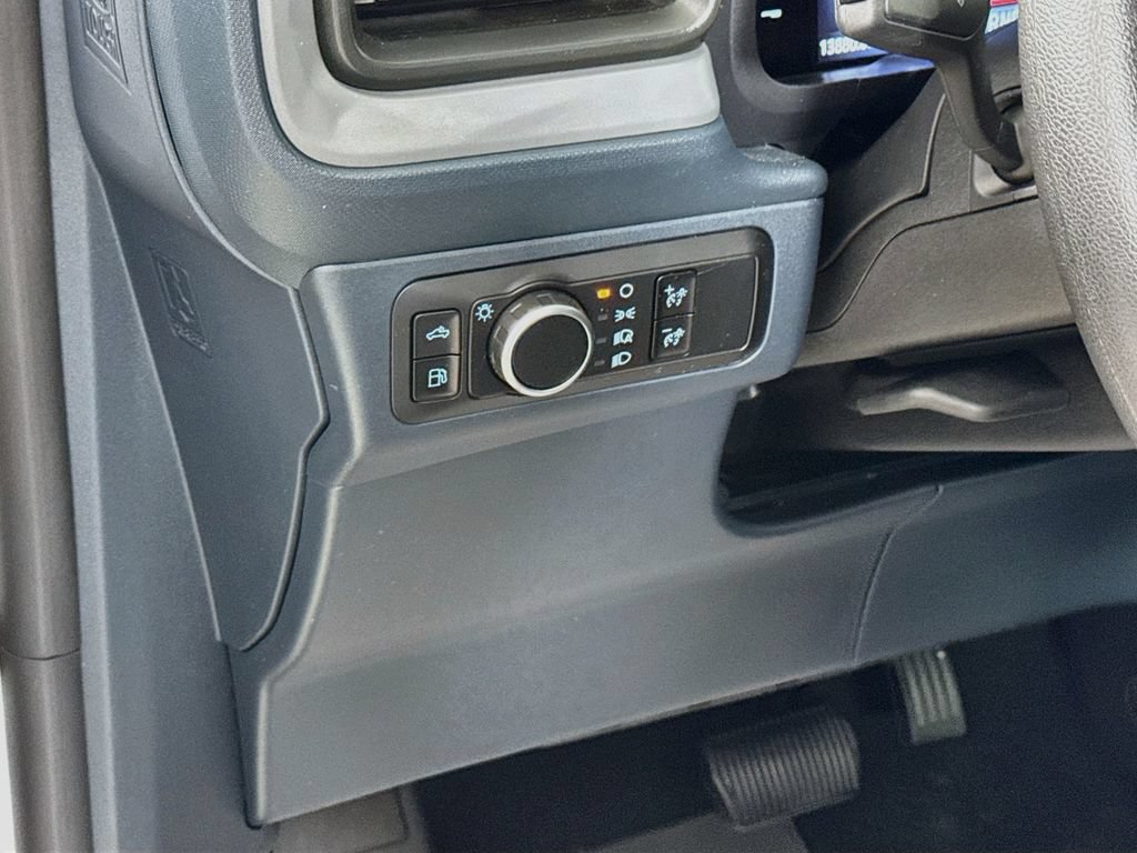 Certified 2025 Ford Maverick XL FWD image 14
