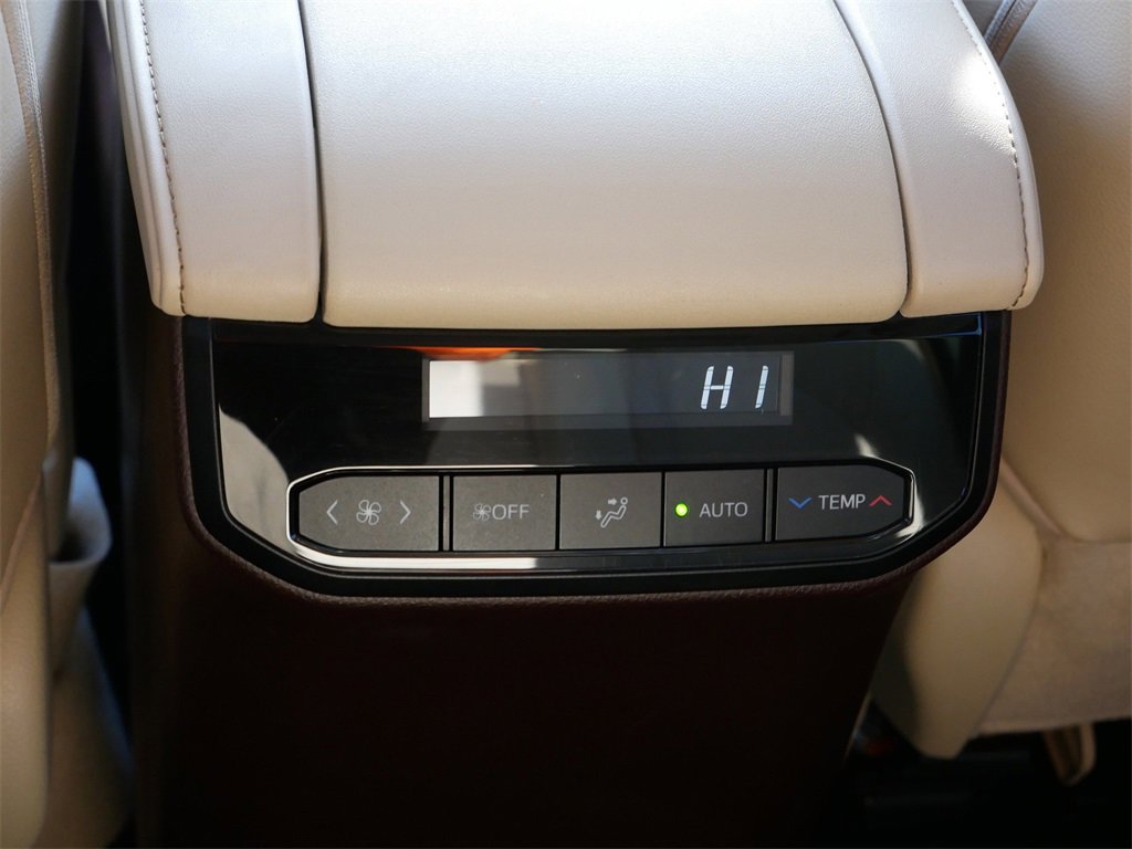 Used 2022 Toyota Highlander Limited image 14