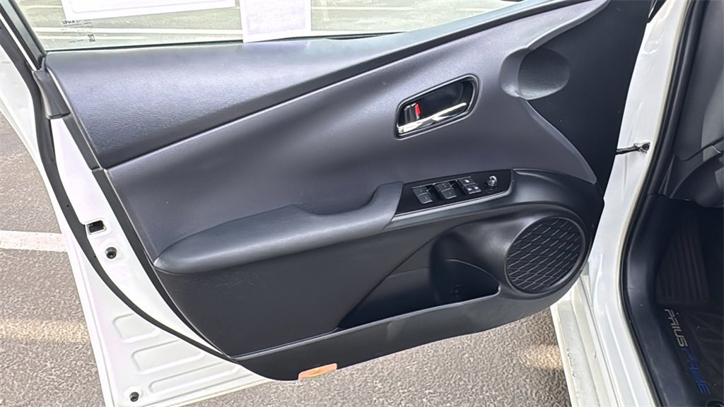 Used 2019 Toyota Prius Prime Premium image 19