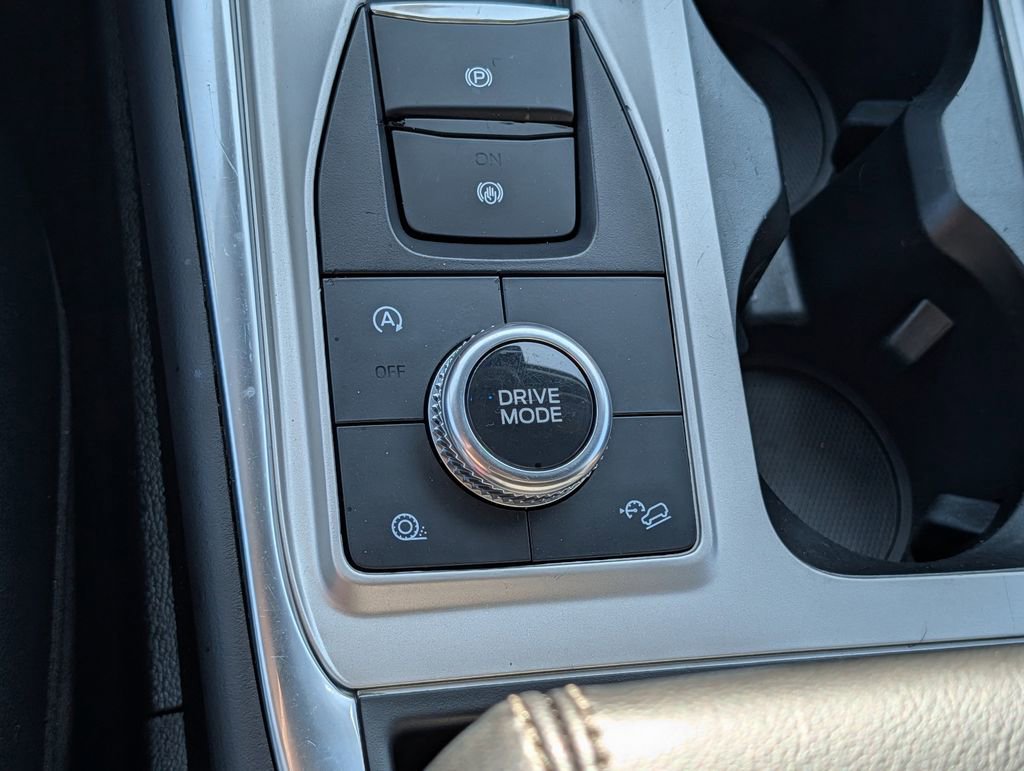 Certified 2024 Ford Explorer XLT w/ Equipment Group 202A image 24