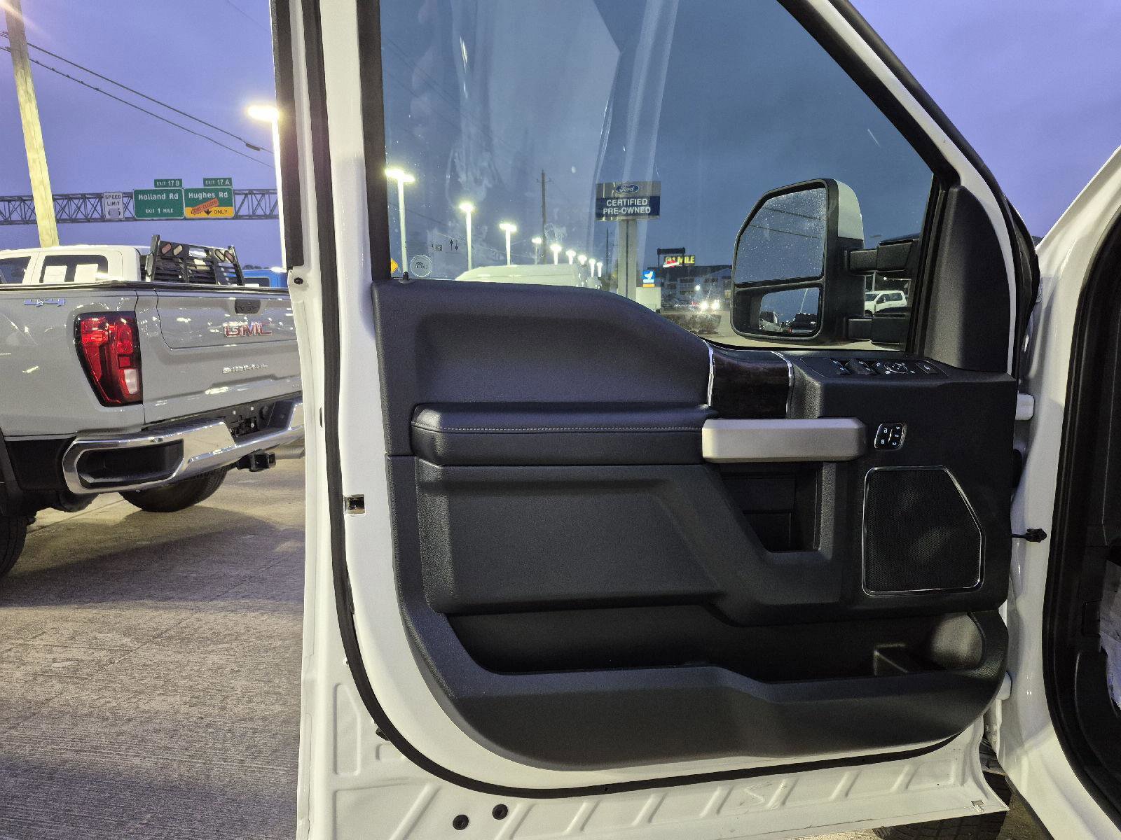 Certified 2022 Ford F250 Lariat w/ Lariat Ultimate Package image 13