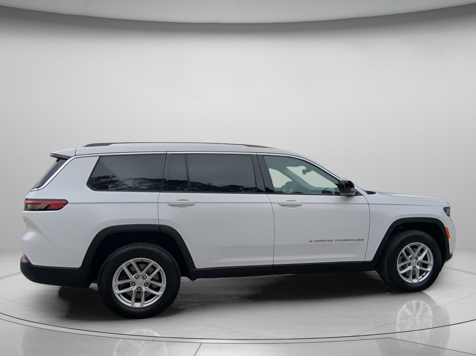 Used 2024 Jeep Grand Cherokee L Laredo AWD/4WD image 31