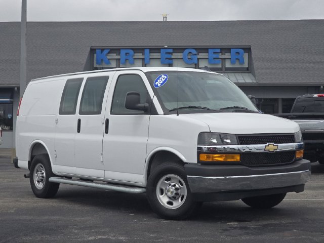Used 2025 Chevrolet Express 2500 w/ Driver Convenience Package RWD image 2
