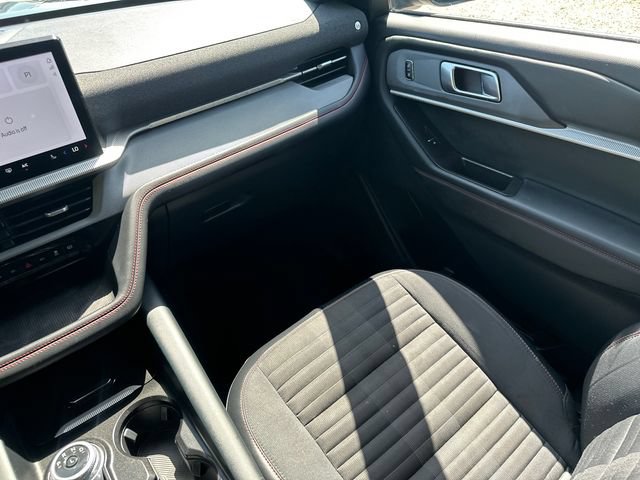 Certified 2025 Ford Explorer ST-Line w/ ST-Line Street Pack AWD/4WD image 24