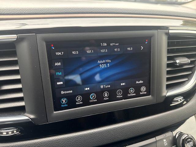 Used 2020 Chrysler Voyager Lxi FWD image 17