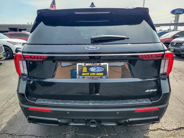 Certified 2025 Ford Explorer ST-Line w/ Premium Package AWD/4WD image 8