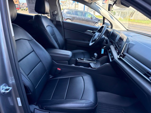 Used 2025 Kia Sportage LX AWD/4WD image 28
