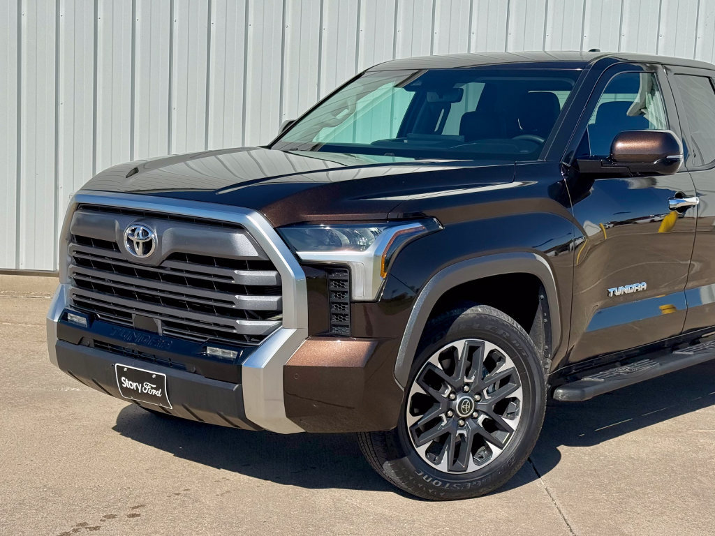 Used 2023 Toyota Tundra Limited AWD/4WD image 2
