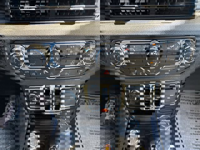 Used 2025 Jeep Gladiator Sport image 32