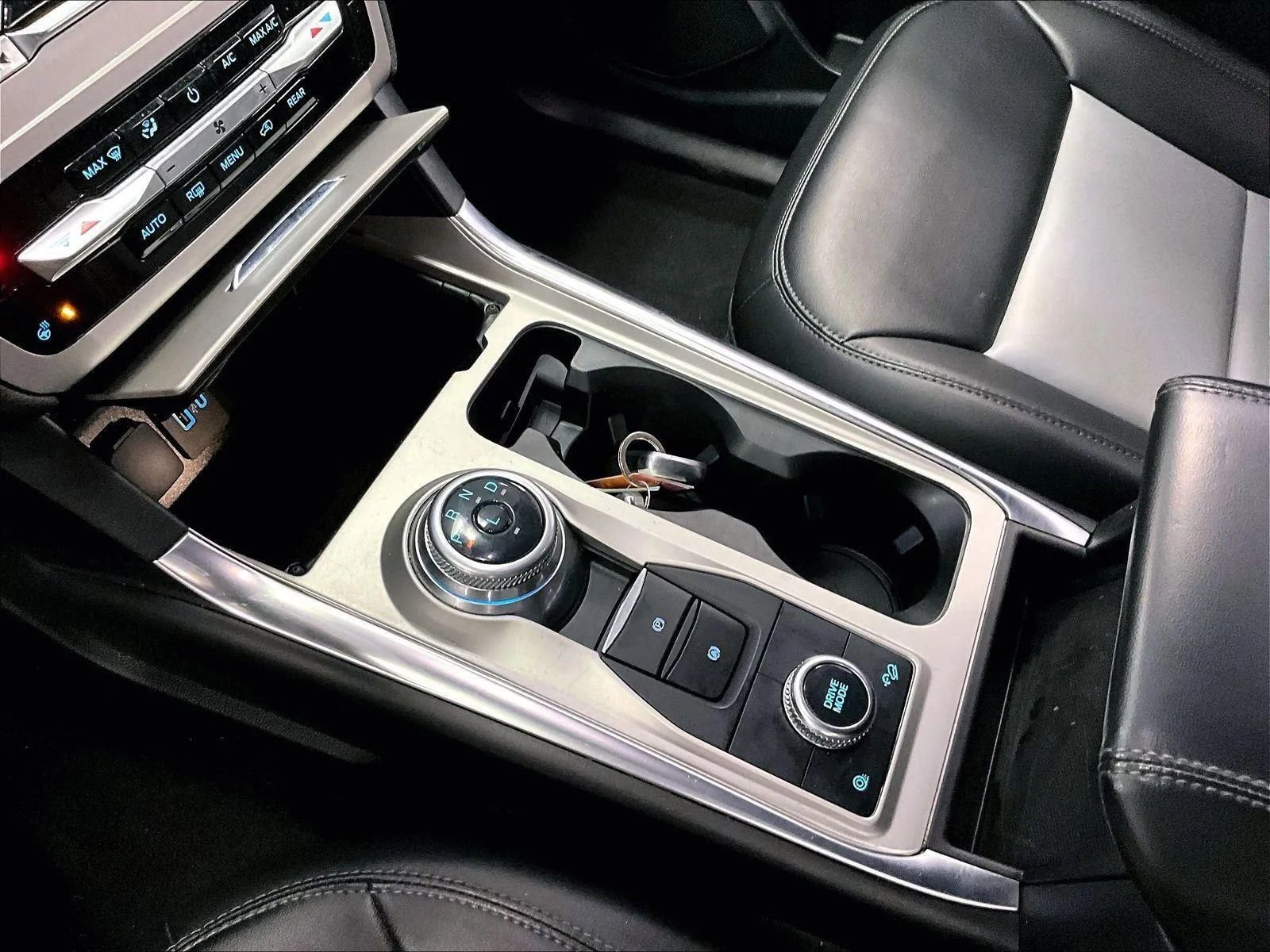 Certified 2023 Ford Explorer XLT w/ Equipment Group 202A image 16